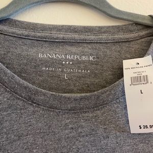 Banana republic graphic t shirt